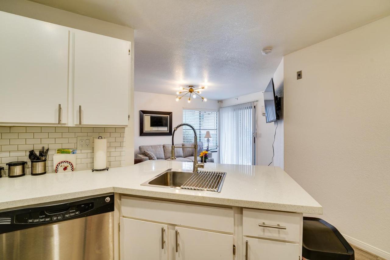Vacation Rental Near Las Vegas Strip With Pool! Bagian luar foto